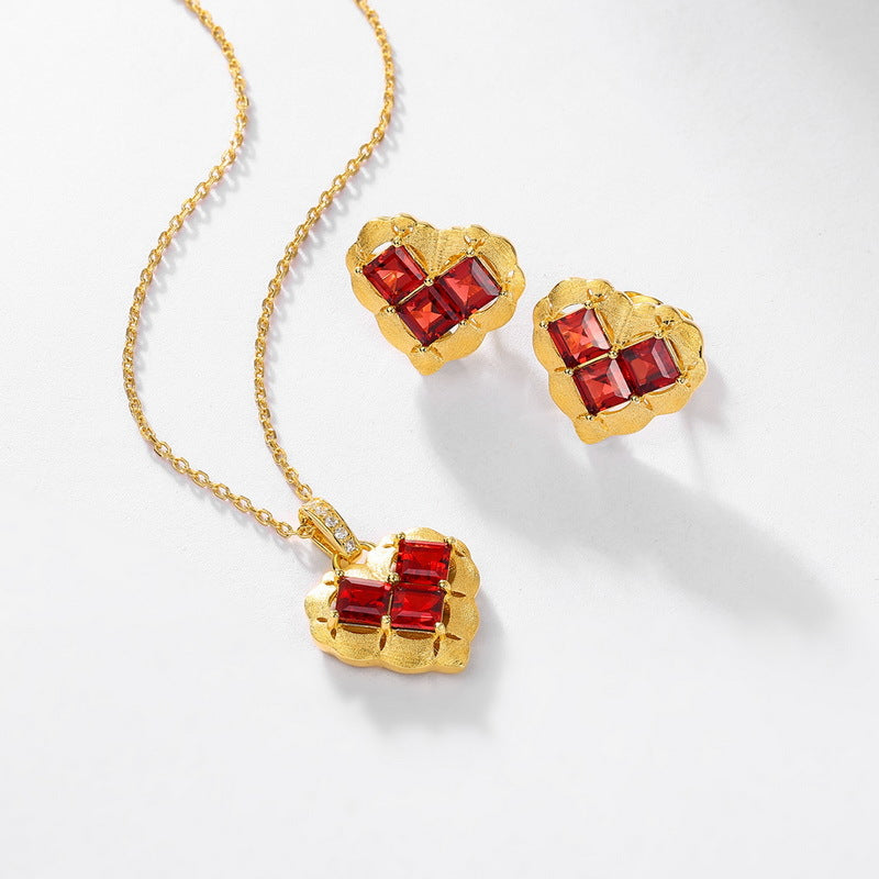 S925 sterling silver plated with 10K gold hand-brushed red garnet heart-shaped jewelry two-piece set | Light luxury retro date essential accessories