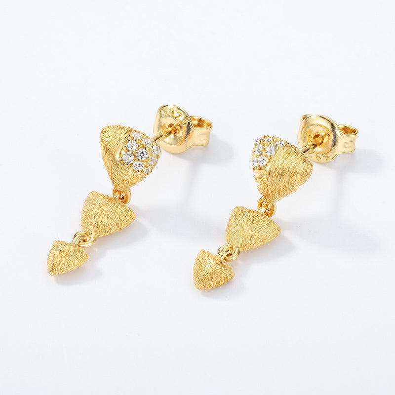 S925 純銀鍍 10K 金耳環|手工拉絲三角造型配仿鑽 時尚奢華首選