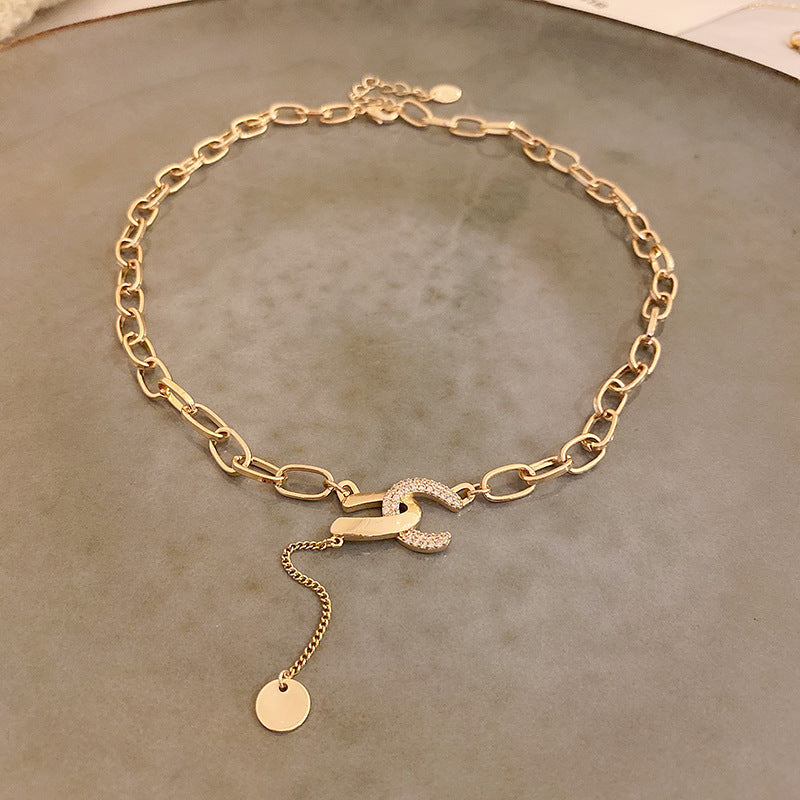 輕奢復古珍珠鋯石人像字母項鍊巴洛克氣質鎖骨鏈法式個性時尚項飾