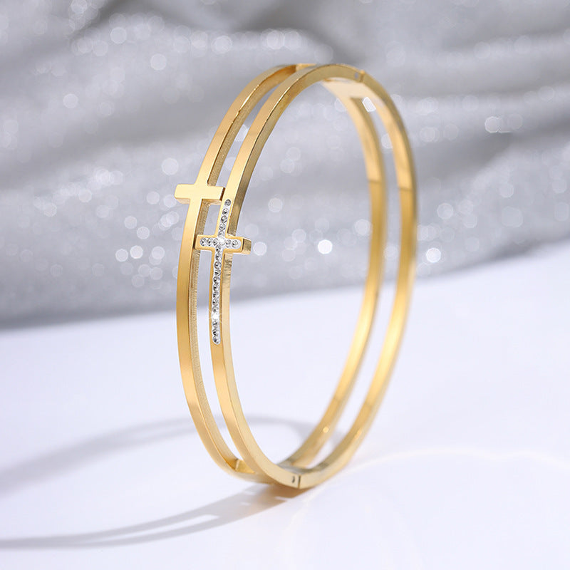 新款雙層十字鏤空鑲鑽暗釦手鐲日韓簡約電鍍可洗澡不鏽鋼手鐲飾品