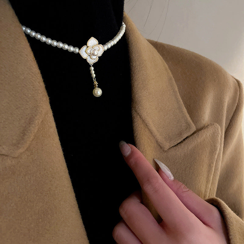 法式山茶花珍珠項鍊女小衆設計感鎖骨鏈時尚優雅潮流感輕奢項飾品