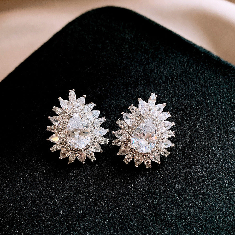 銀針歐美小衆鋯石水滴耳釘女時尚設計感跨境耳環輕奢高級感耳飾女