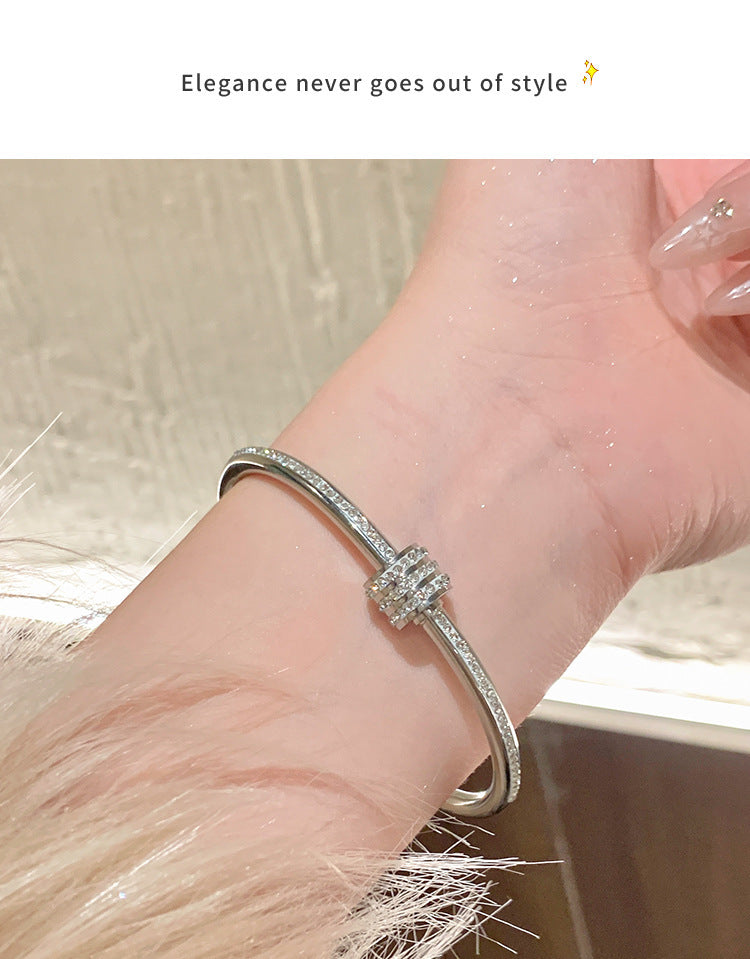 鈦鋼手鐲女生高級感滿鑽不鏽鋼手環小衆百搭輕奢不掉色情侶手飾品