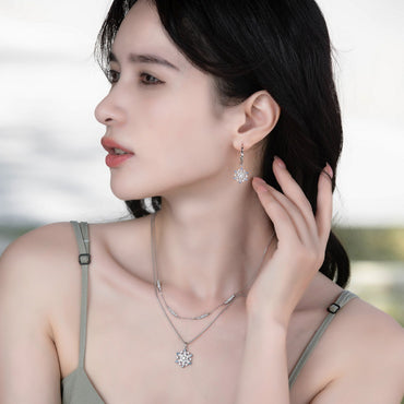 S925 sterling silver plated with thick silver and platinum snowflake set | European and American style elegant and light luxury texture jewelry combination