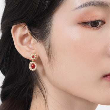 S925 sterling silver with 9K gold plated earrings | Retro and elegant earrings with synthetic red coral shell beads and floral clusters
