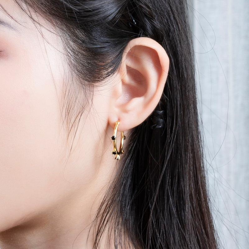 S925 純銀鍍 14K 金耳環｜黑鋯石點綴 歐美個性時尚必備