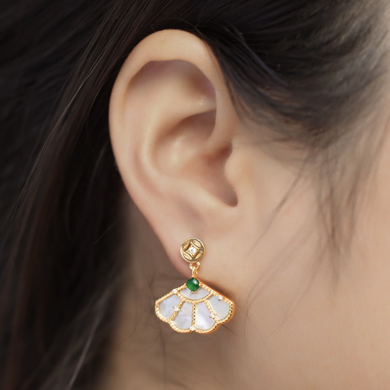 S925 sterling silver plated with 10K gold, simple and stylish, white shell green jade fan set
