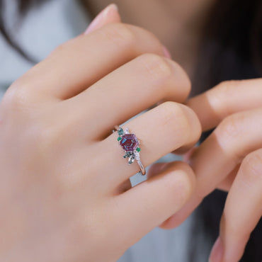 S925 sterling silver plated with thick platinum and European and American style ring | Cultivated alexandrite with multicolored gemstones, a beautiful June birthstone ornament