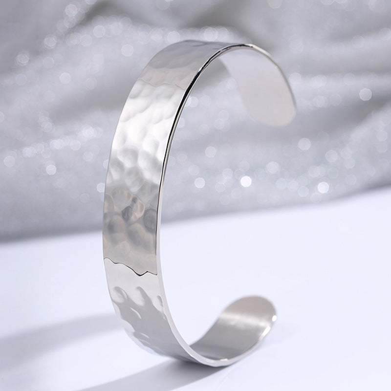 新款國風開口銀色錘紋開口專業匠心製作不鏽鋼銀手鐲飾品