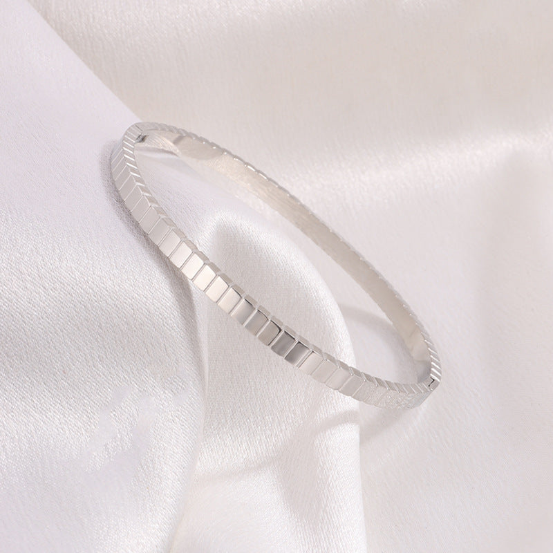 鈦鋼手鐲時尚簡約條紋開口不鏽鋼手鐲女生高級感不掉色百搭手環