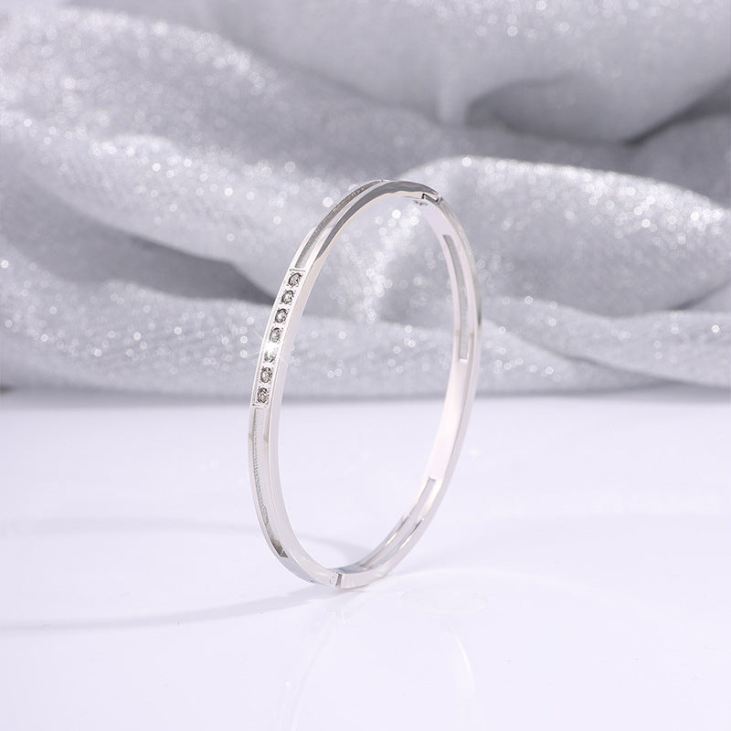 鈦鋼手鐲歐美跨境七顆鑽鏤空手鐲女生高級感輕奢不掉色個性手環