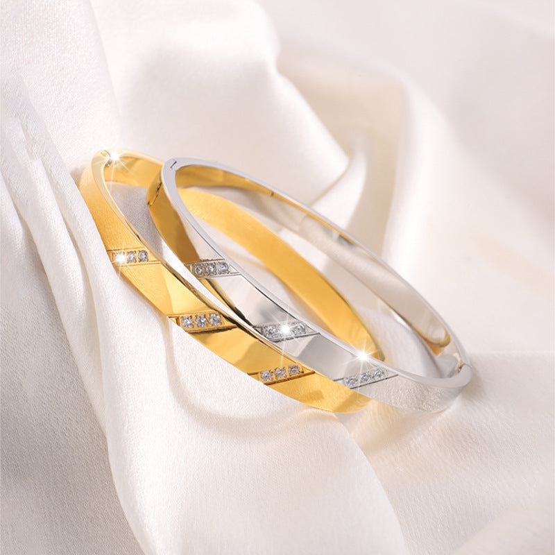 鈦鋼手鐲斜紋鑲鑽不鏽鋼手鐲女生高級感韓版時尚簡約不掉色手環