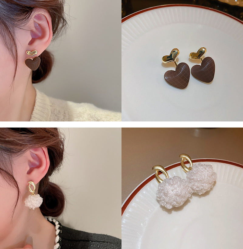 銀針奶咖色蝴蝶結愛心字母耳環秋冬高級感耳釘女復古氣質耳飾