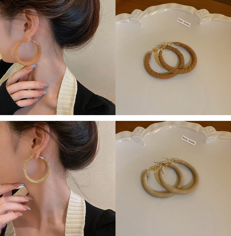 銀針奶咖色蝴蝶結愛心字母耳環秋冬高級感耳釘女復古氣質耳飾