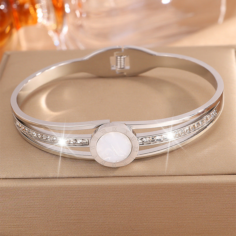 跨境熱賣新品白貝羅馬文不鏽鋼手鐲女歐美小衆輕奢鏤空鑲鑽手飾品