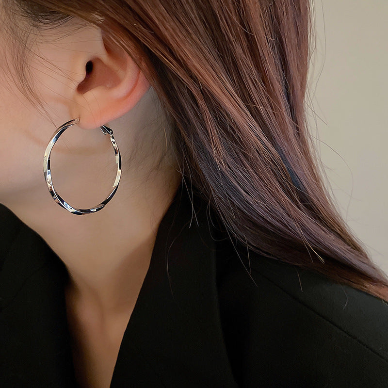 銀針歐美誇張銀色素圈愛心耳環冷淡風時尚耳圈輕奢個性高級感耳飾
