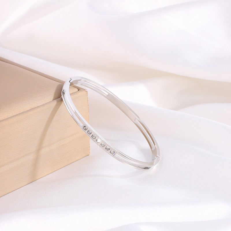 鈦鋼手鐲歐美跨境七顆鑽鏤空手鐲女生高級感輕奢不掉色個性手環