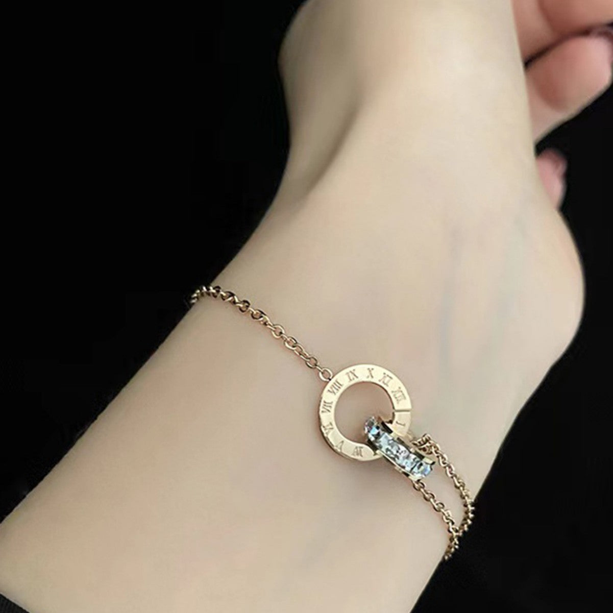 雙環拼接羅馬字體鈦鋼手鍊女百搭不掉色金色手飾小衆設計輕奢配飾