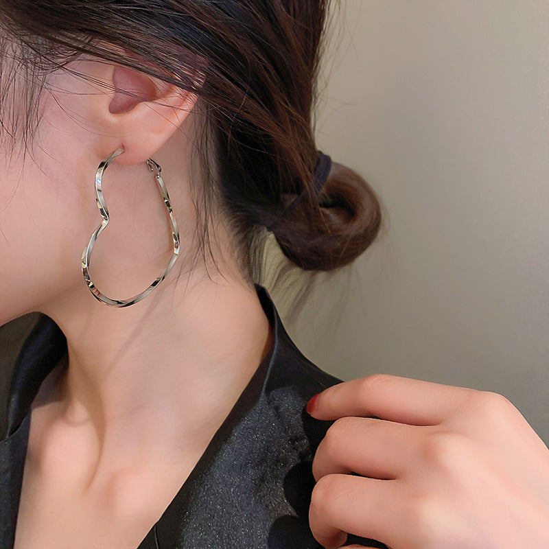 銀針歐美誇張銀色素圈愛心耳環冷淡風時尚耳圈輕奢個性高級感耳飾