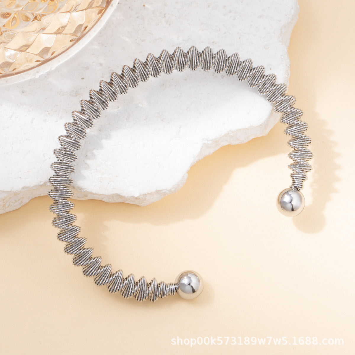 鈦鋼簡約手鐲彈力鋼絲跨境風歐美開口男女款高級感設計層次感手環